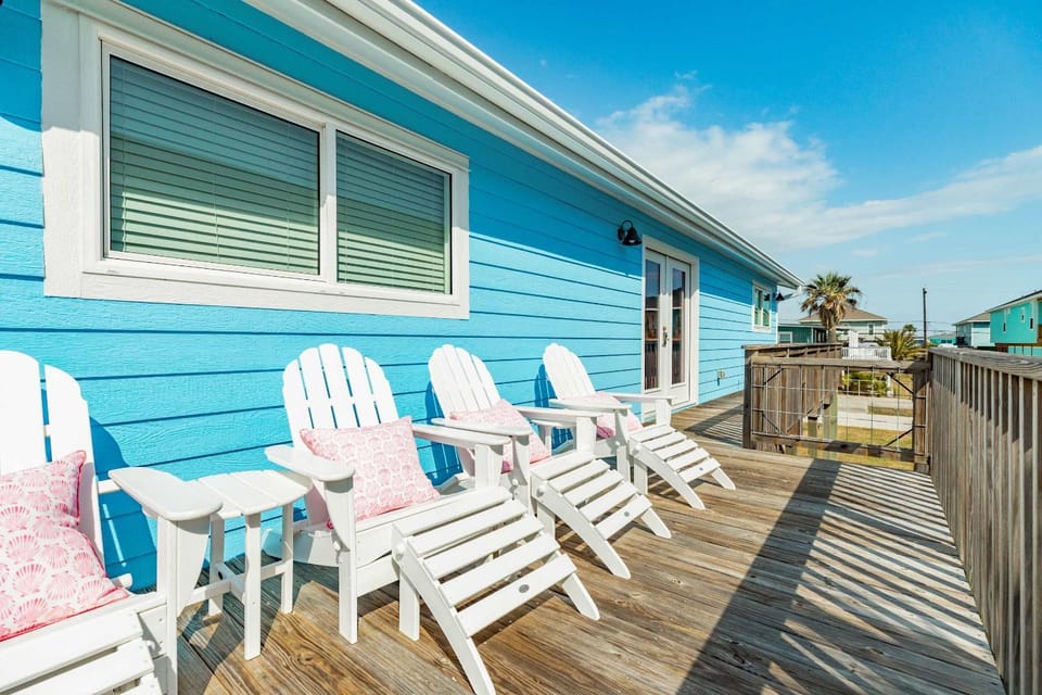 The Lone Star - Hangout Outdoor Bar, Near Marina & Restaurants! House in Galveston Island
