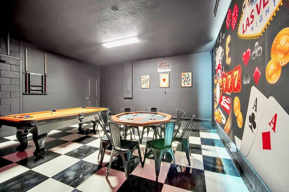 Billiard, Game Room