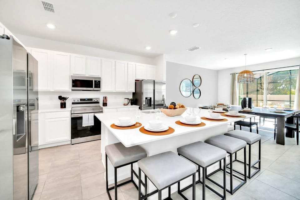 Seating area, Dining area, oven, stove