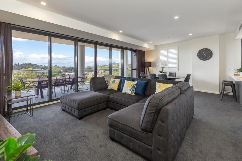 View (from property/room), Balcony/Terrace, Living room