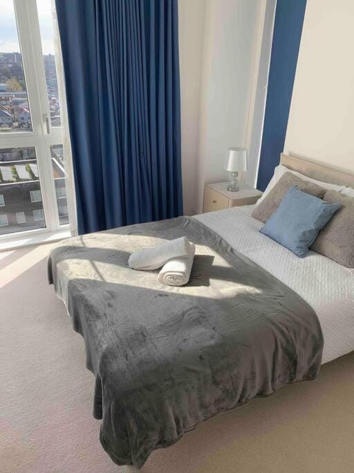 Lovely En-suite Flat with Balcony and Parking. Apartment in London Borough of Hackney