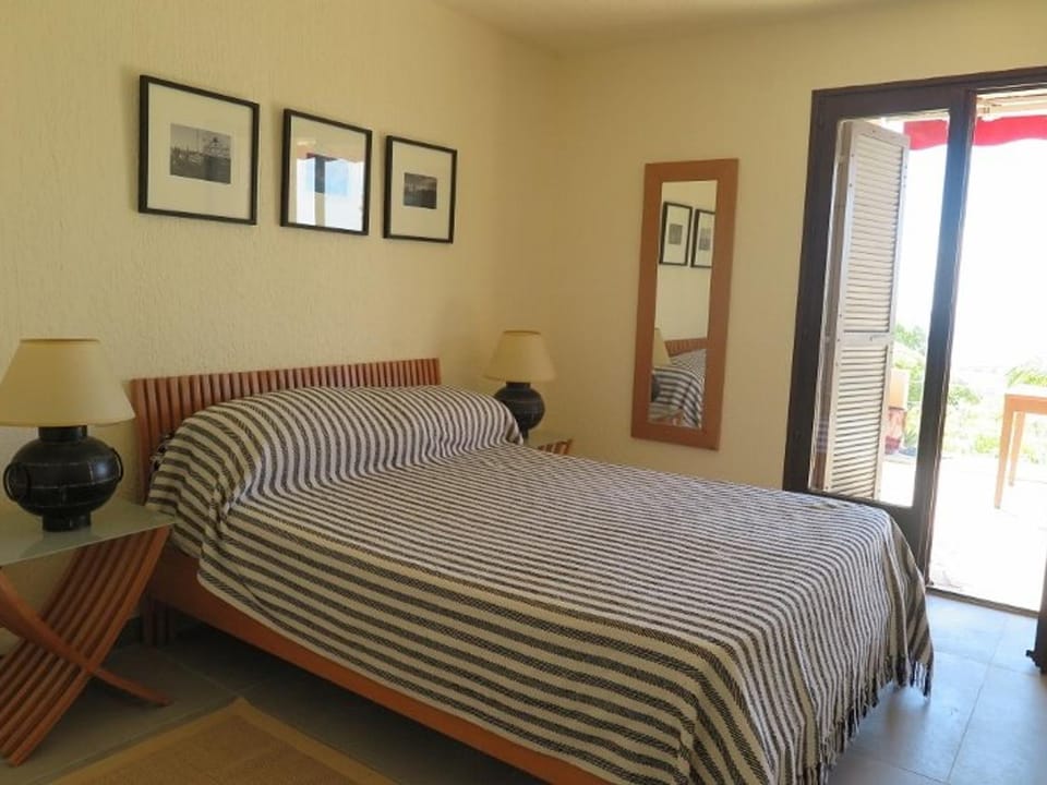 Villa pour 8 pers avec piscine et terrasse, La Croix-Valmer - FR-1-726-18 Villa in La Croix-Valmer