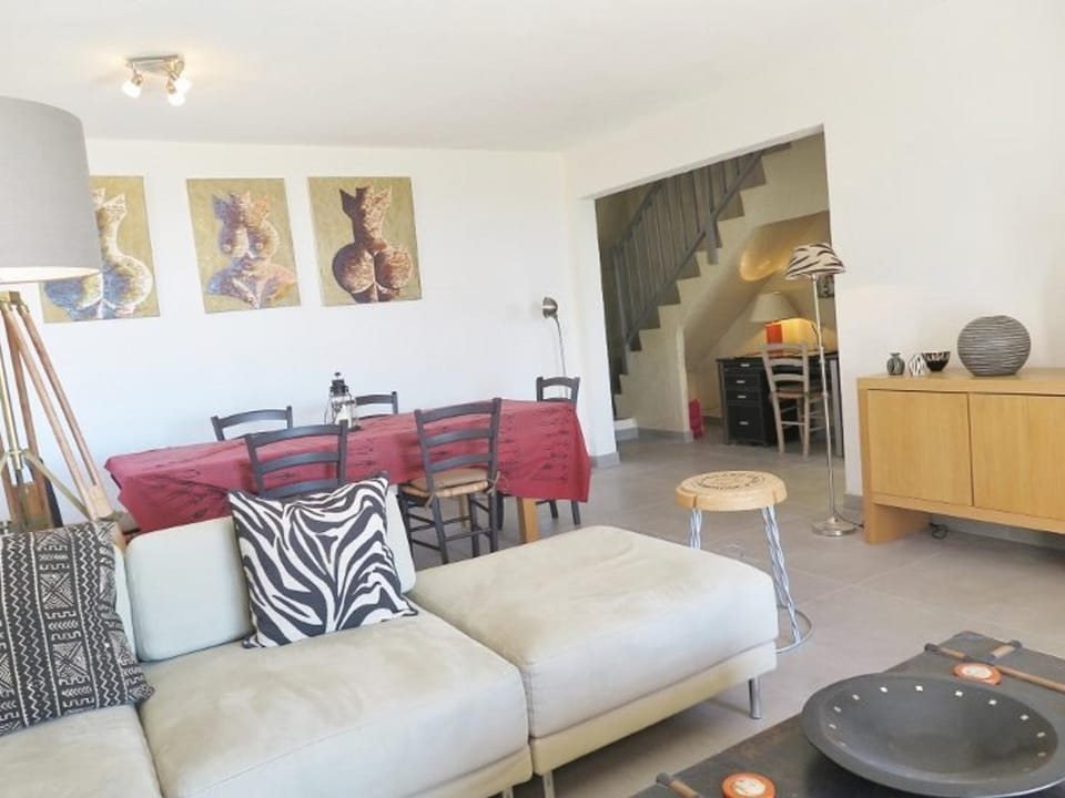 Villa pour 8 pers avec piscine et terrasse, La Croix-Valmer - FR-1-726-18 Villa in La Croix-Valmer