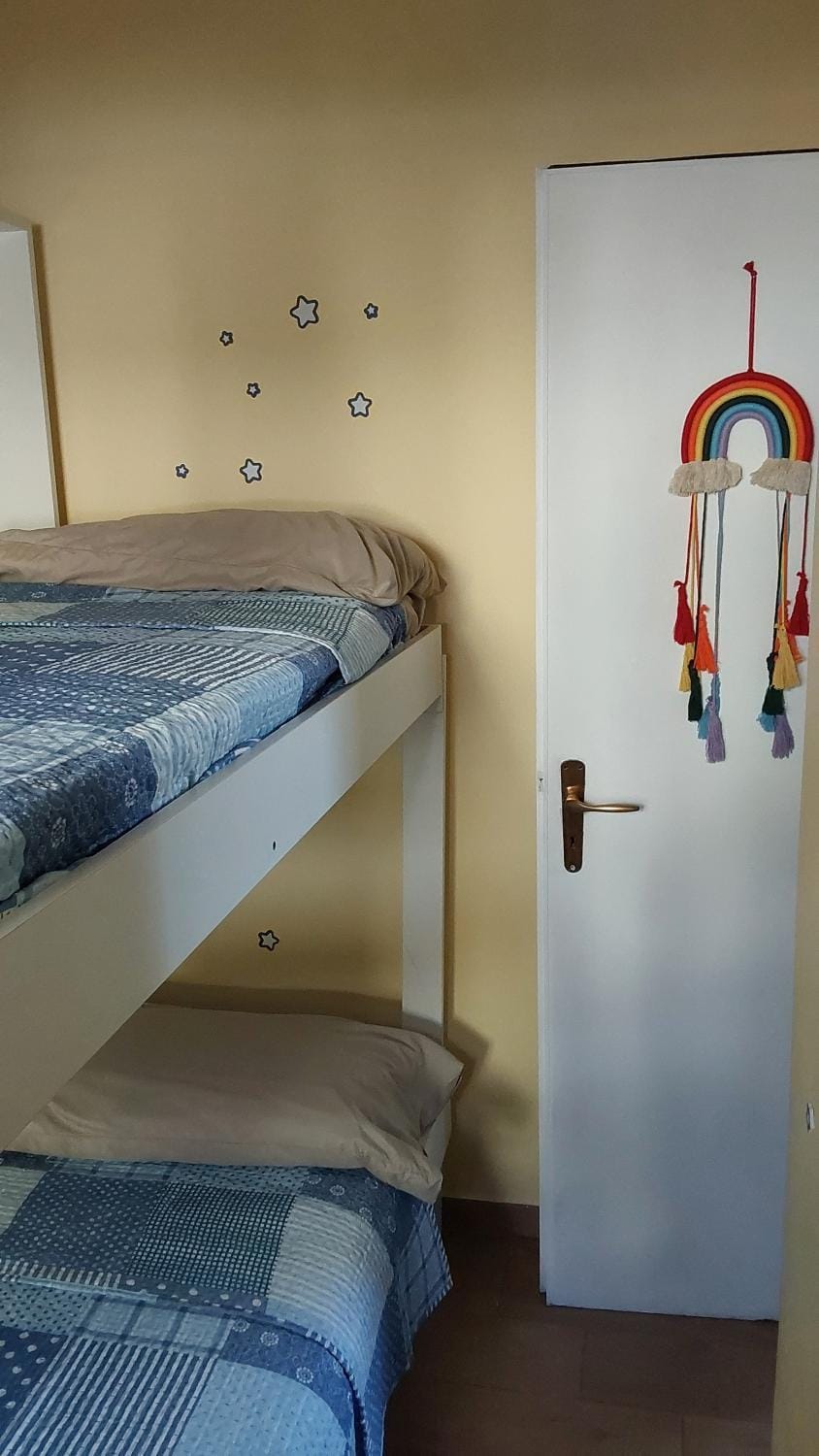 Bed, Photo of the whole room, Bedroom, bunk bed