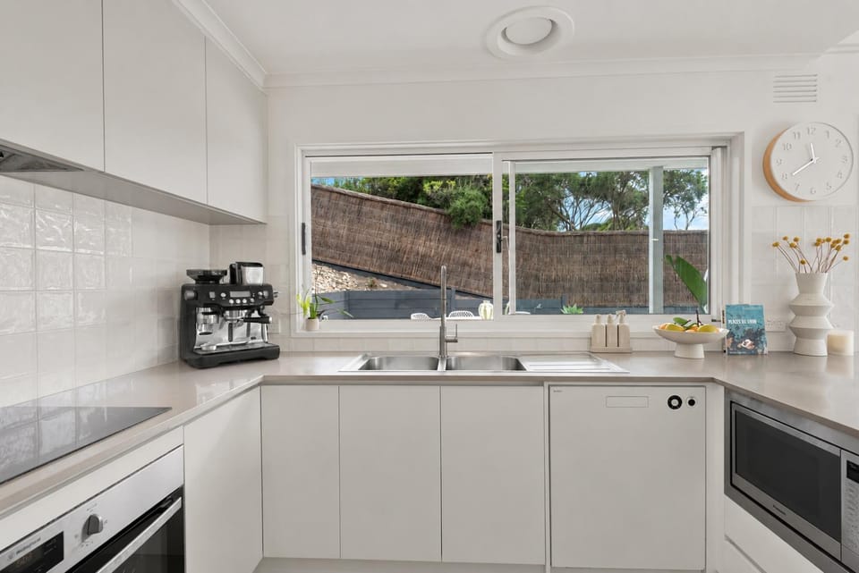 Coffee/tea facilities, Kitchen or kitchenette, Garden view, microwave