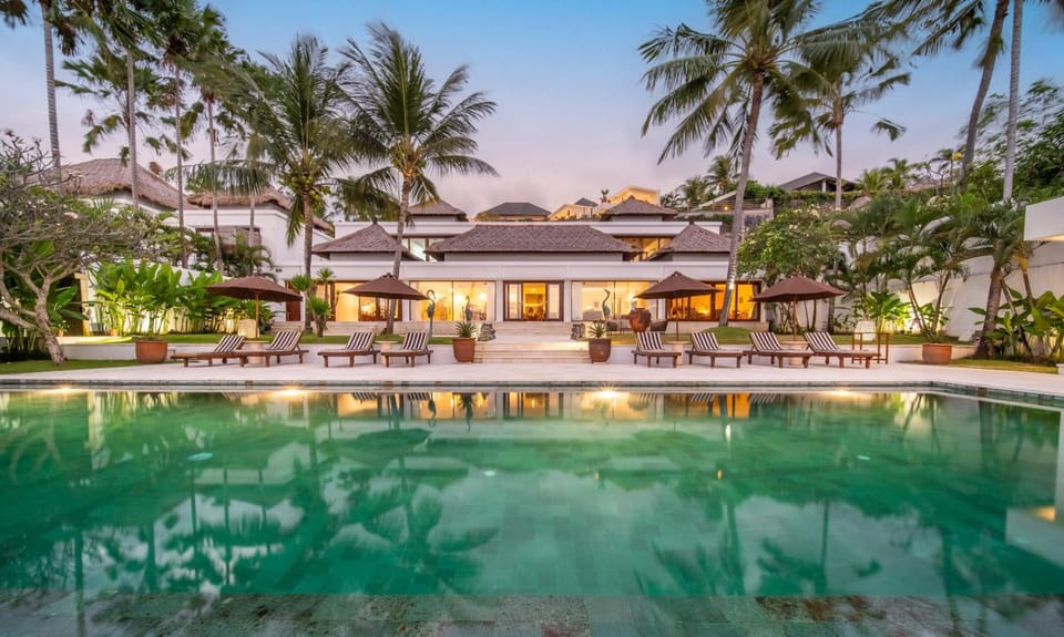 Property building, Garden, Garden, Swimming pool