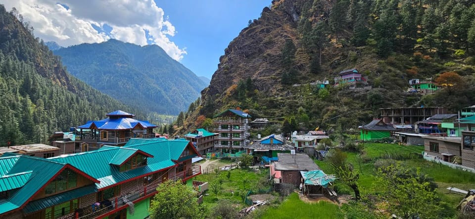 Parbati Headquarters Bed and Breakfast in Himachal Pradesh