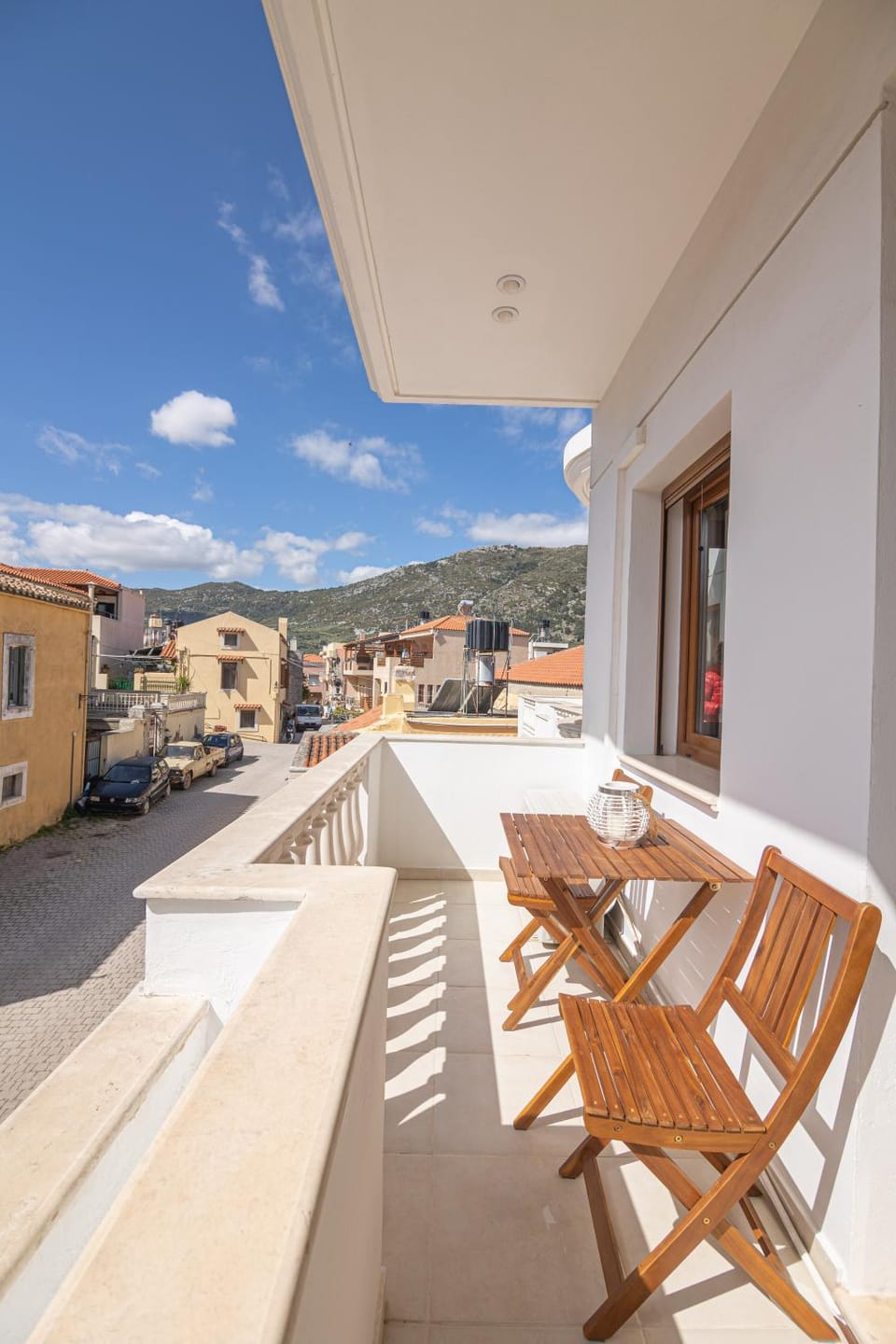Balcony/Terrace, Quiet street view