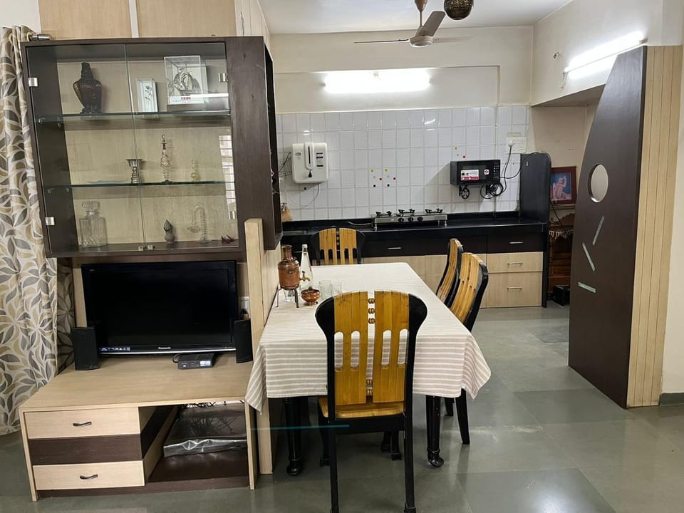 TV and multimedia, Kitchen or kitchenette, Dining area