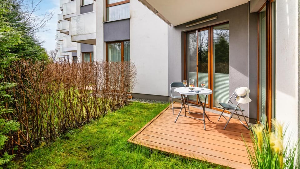Property building, View (from property/room), Balcony/Terrace