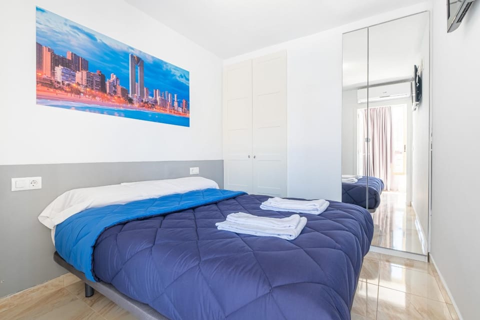 Bed, Bedroom, towels, air conditioner