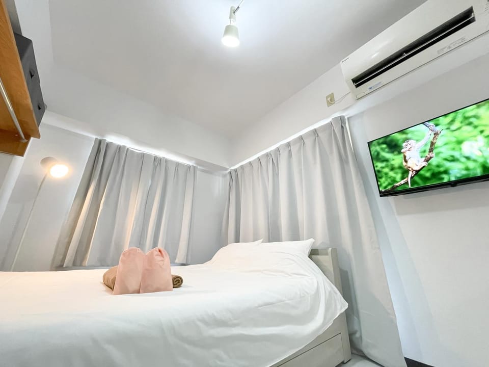 Bed, TV and multimedia, Bedroom, air conditioner