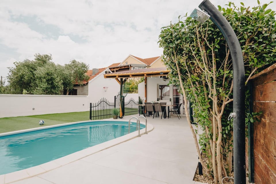 Pool view, Swimming pool