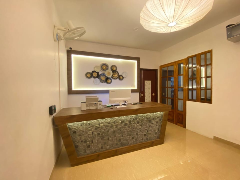 Lobby or reception, Internal: Not applicable to any particular room