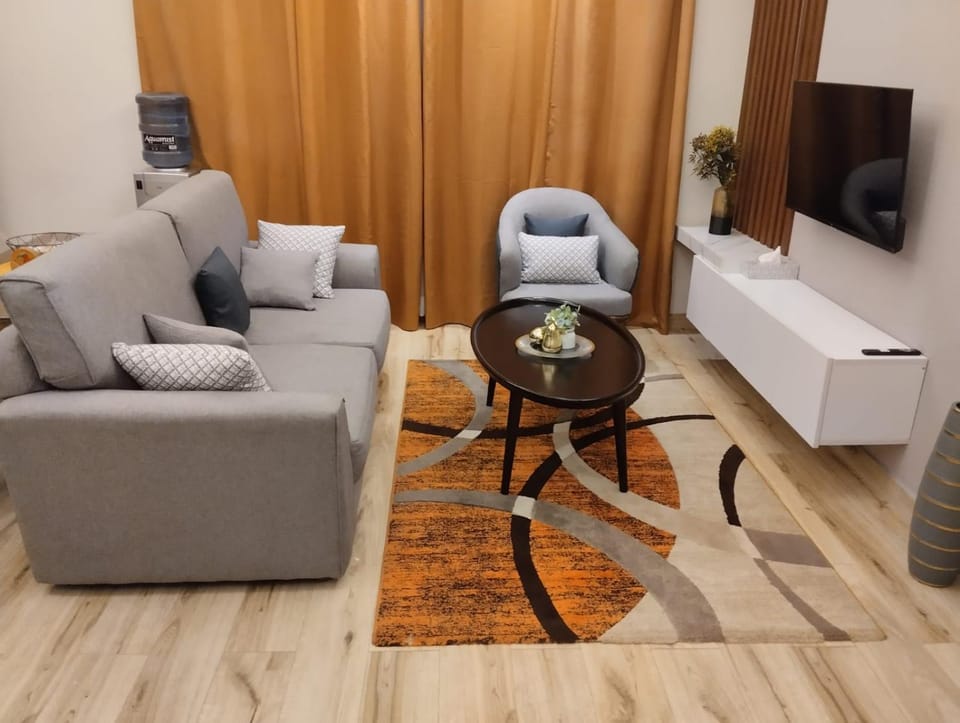 TV and multimedia, Living room, Evening entertainment
