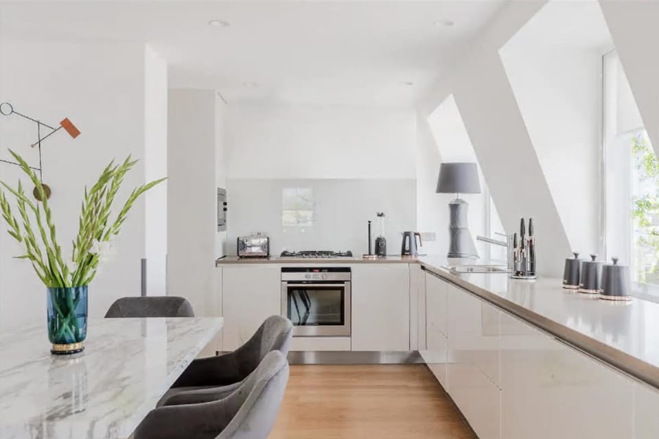 Coffee/tea facilities, Kitchen or kitchenette, Dining area, dishwasher, minibar, pet friendly, stove, toaster