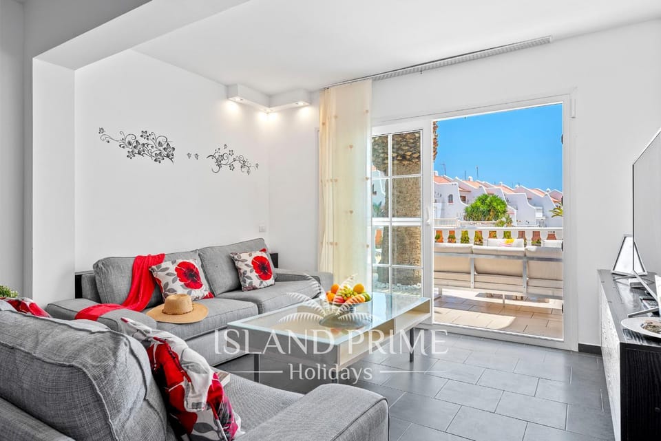 TV and multimedia, Balcony/Terrace, Living room, Seating area