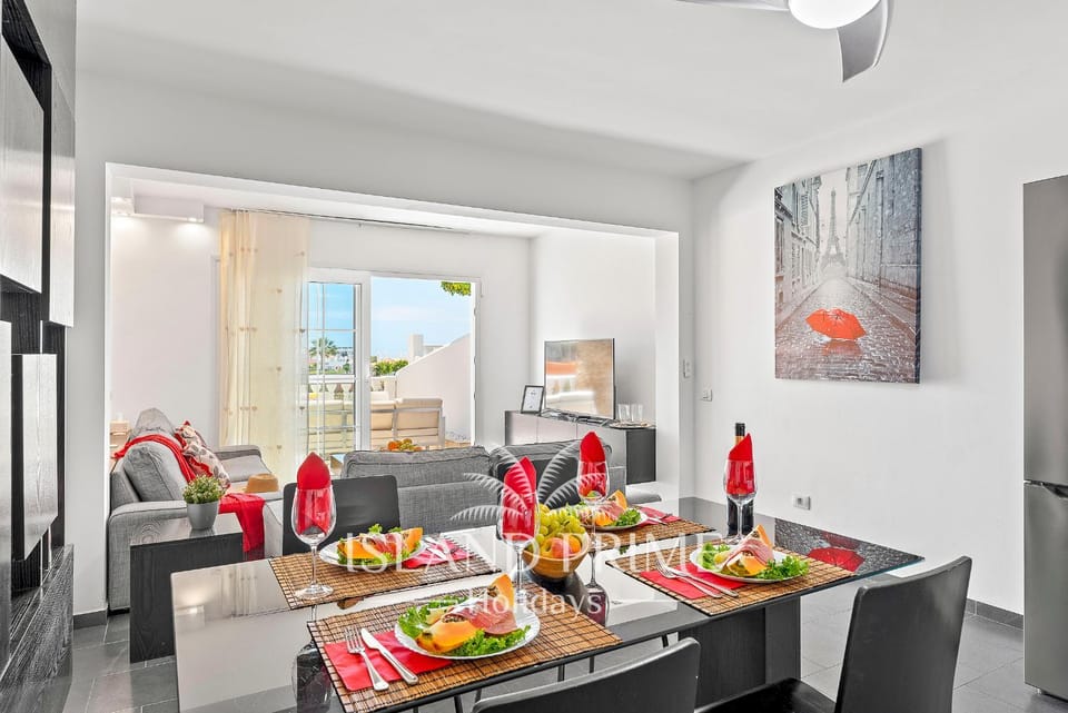 Living room, Seating area, Dining area