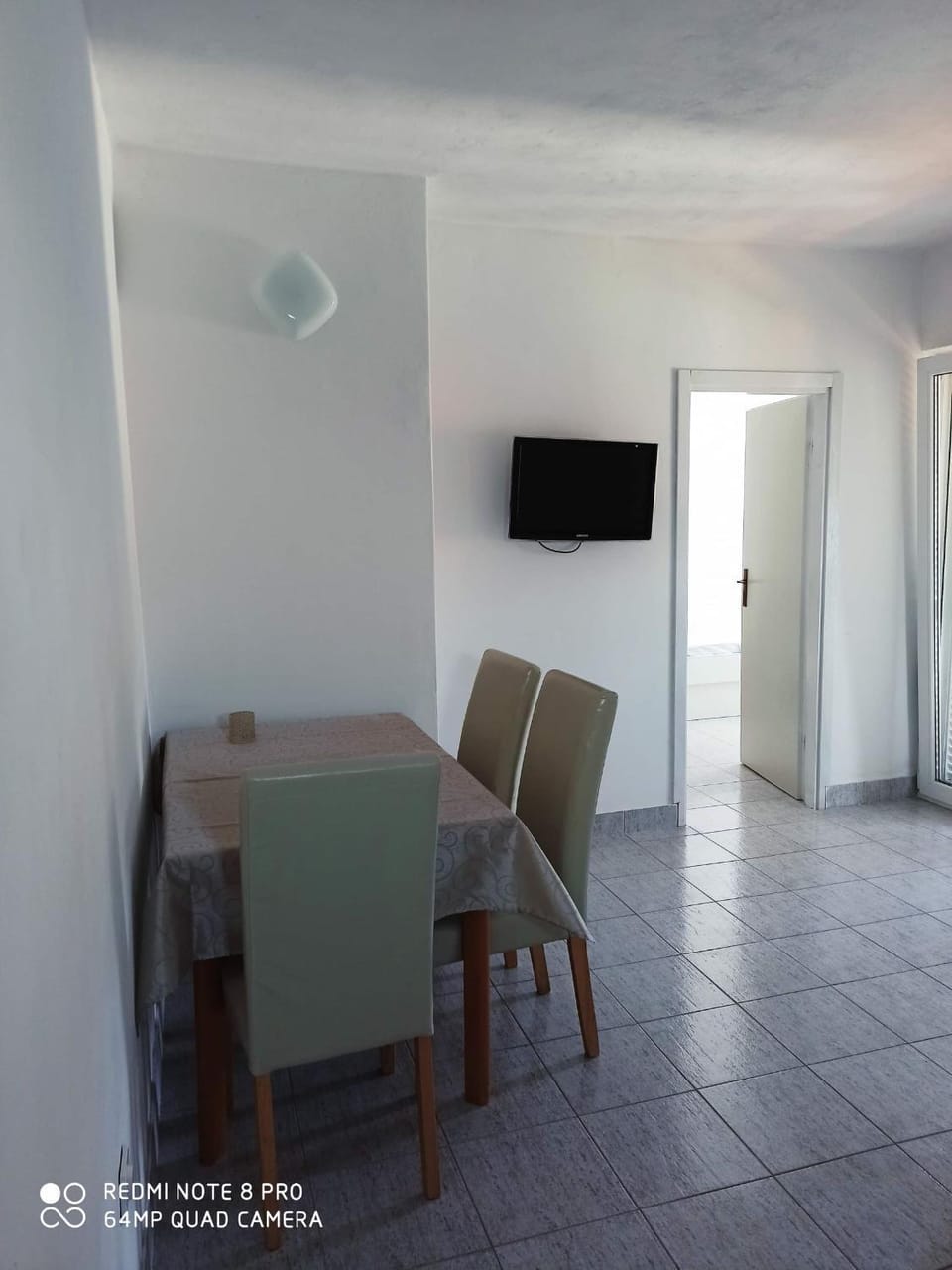 TV and multimedia, Living room, Dining area