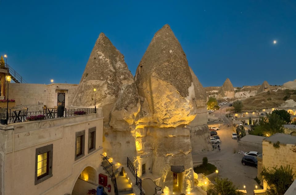 Nearby landmark, Night, Natural landscape, Landmark view, Location