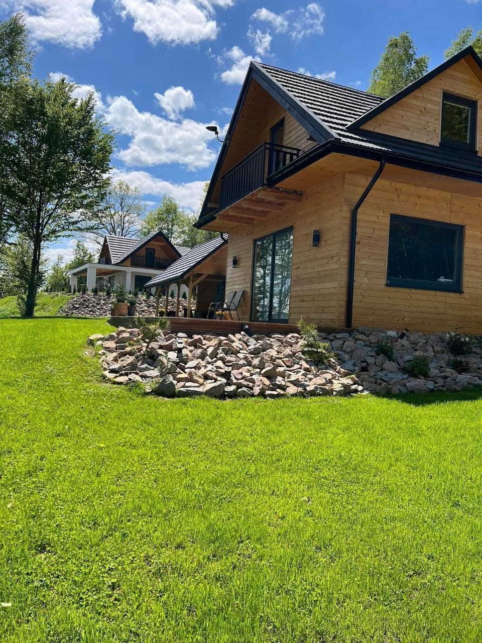 Property building, Day, Natural landscape, Garden, Garden view
