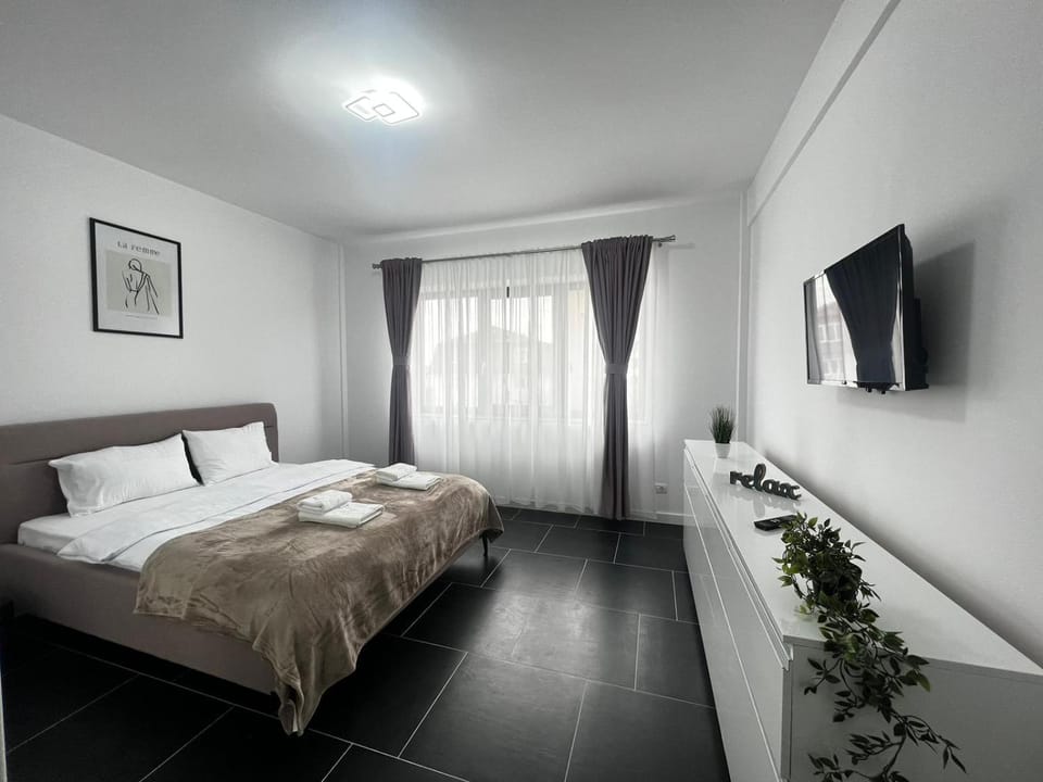 Communal lounge/ TV room, Bed, TV and multimedia, Photo of the whole room, Evening entertainment, Bedroom, towels