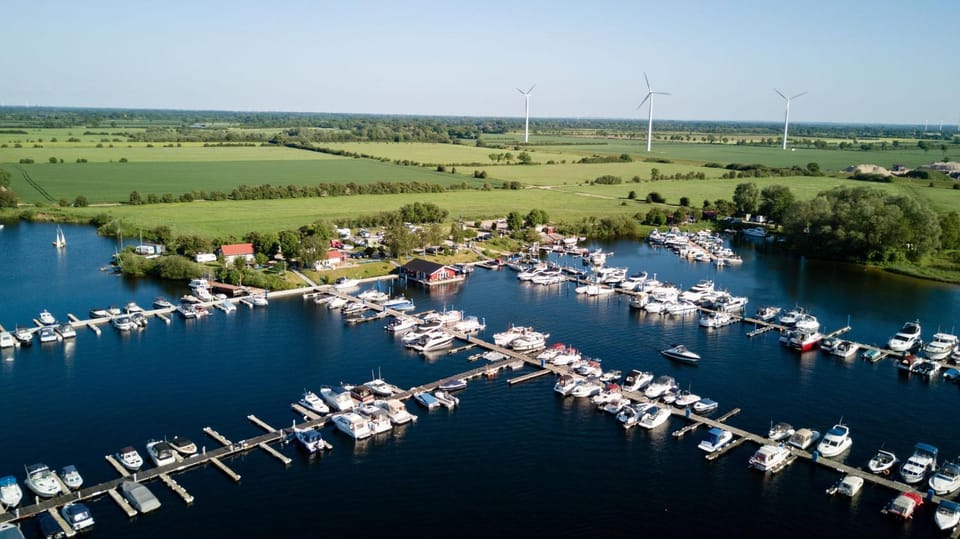 Nearby landmark, Bird's eye view