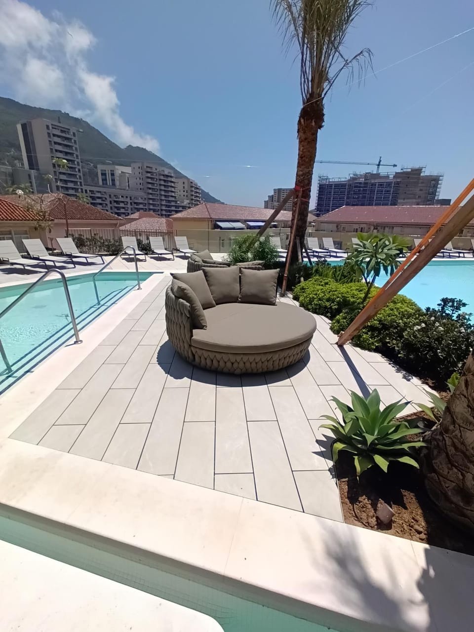 Swimming pool