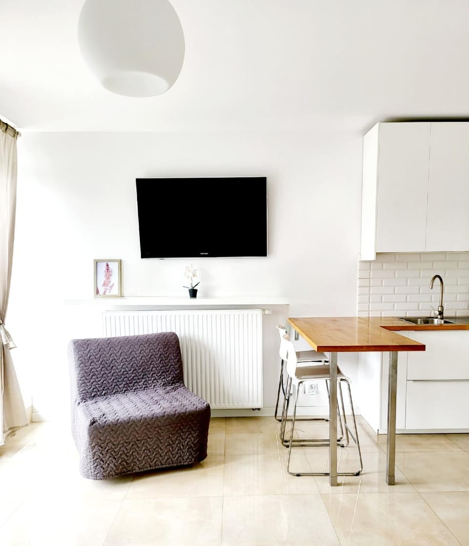 TV and multimedia, Living room, Dining area