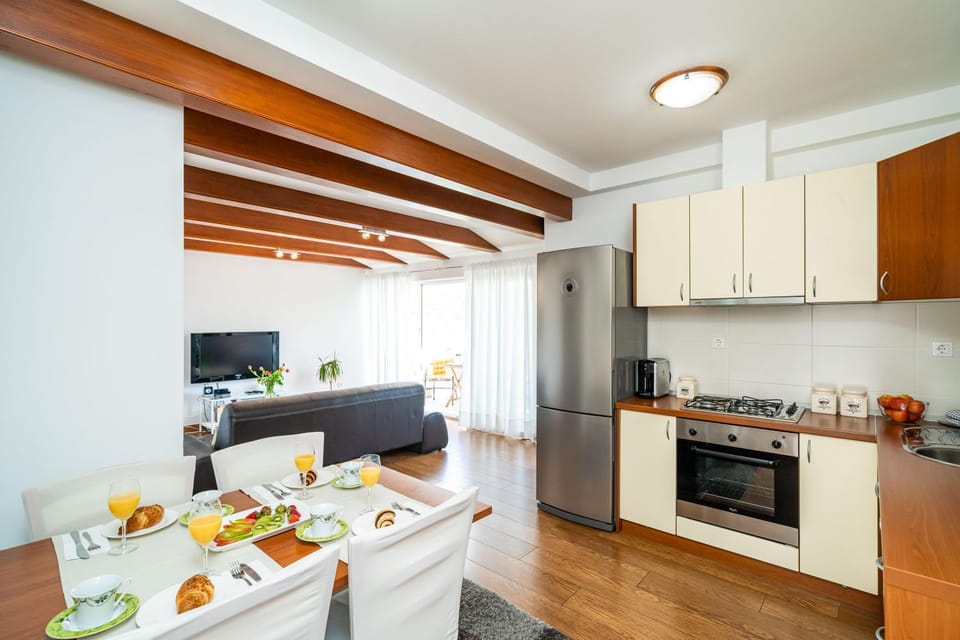 Apartment Sunday Apartment in Dubrovnik-Neretva County