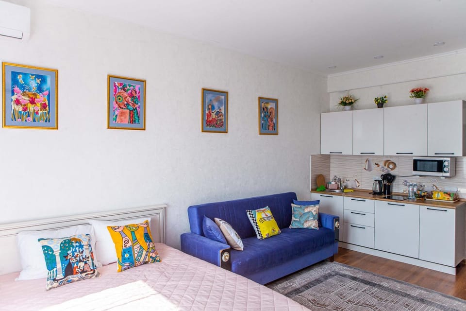 Студия в центре города, в «Золотом квадрате» Apartment in Almaty