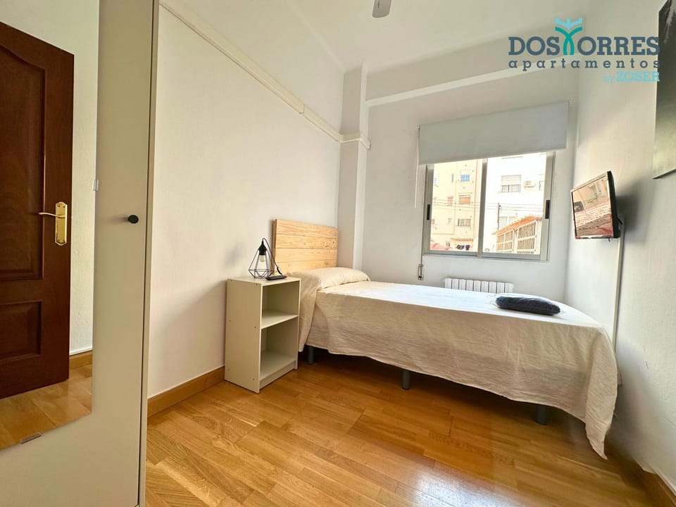 Dos Torres Saruman - Espacioso con 7 Camas Individuales Apartment in Zaragoza