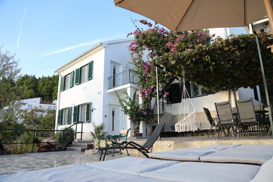 Property building, Balcony/Terrace