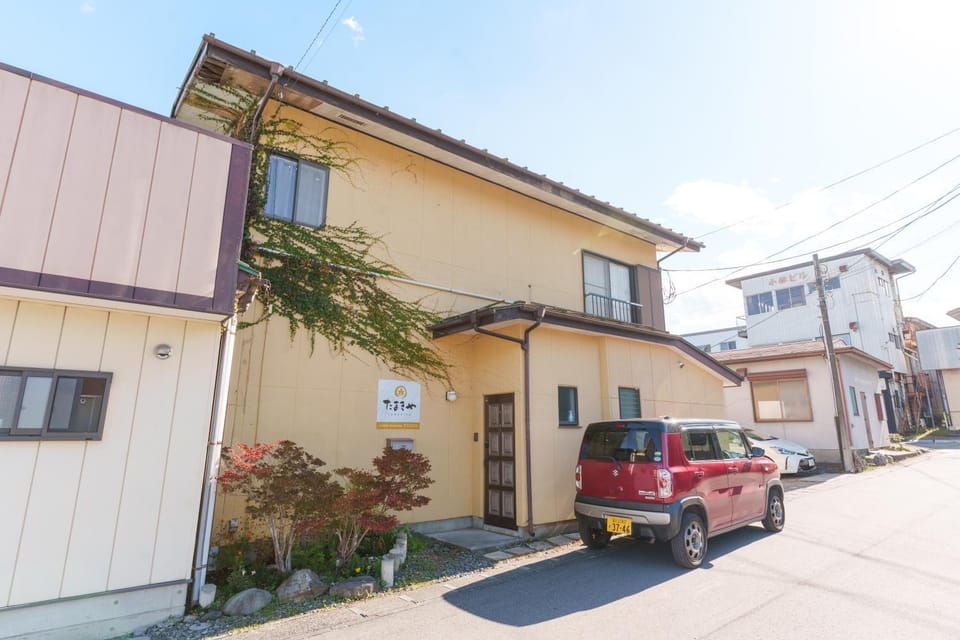 Property building, Day, Neighbourhood, Street view