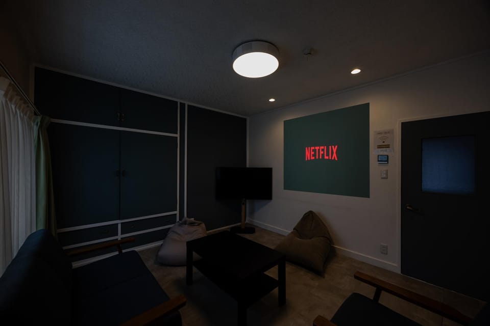 Living room, Photo of the whole room