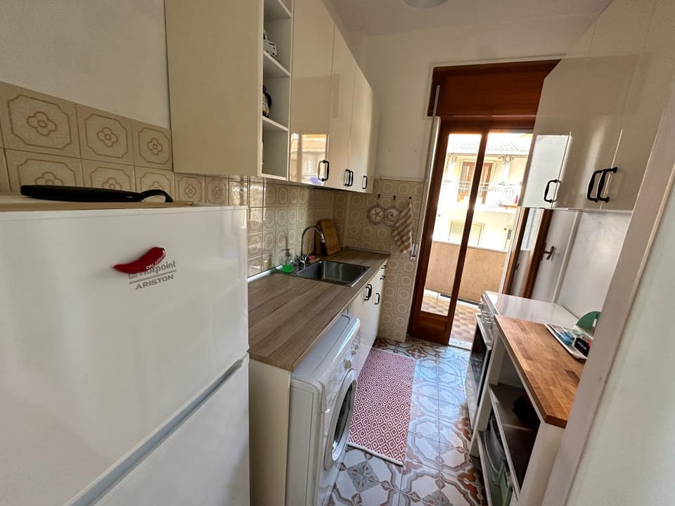 Kitchen or kitchenette, pet friendly, stove