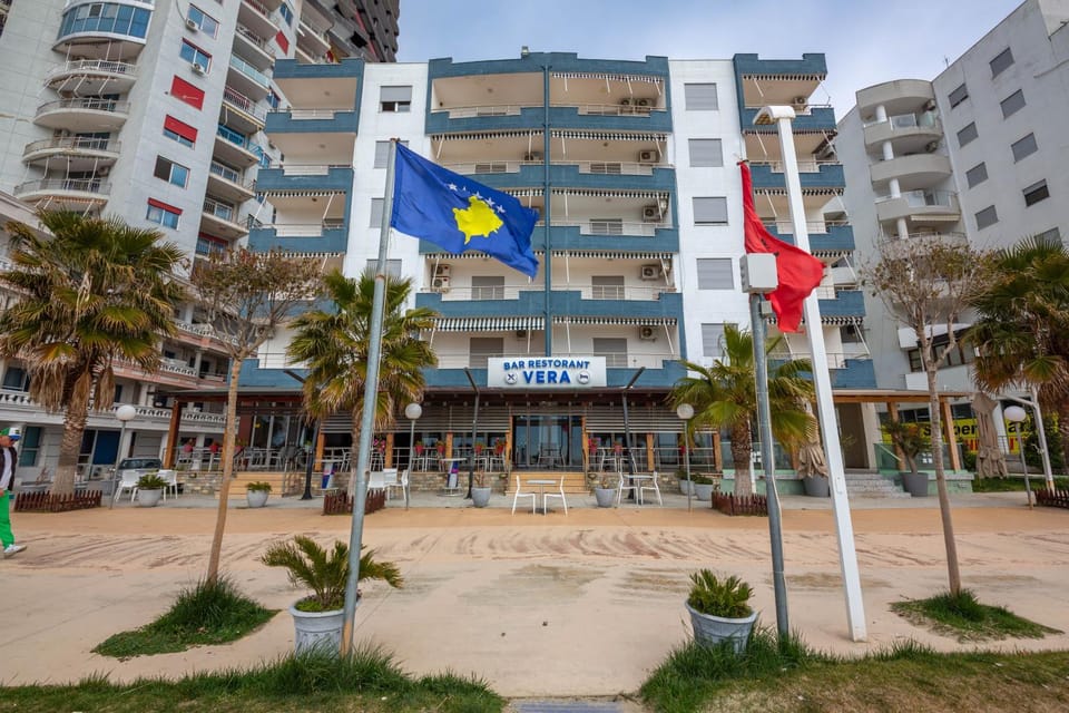 Property building, Restaurant/places to eat
