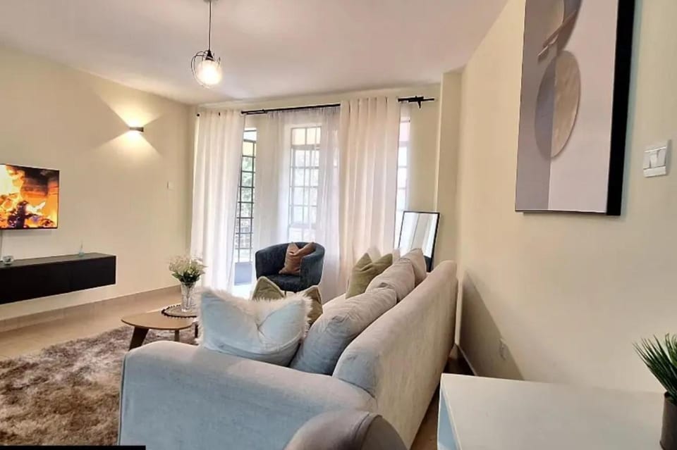 1 Bed Flat - Sleeps 2 - Parking - Wifi Apartment in Nairobi County