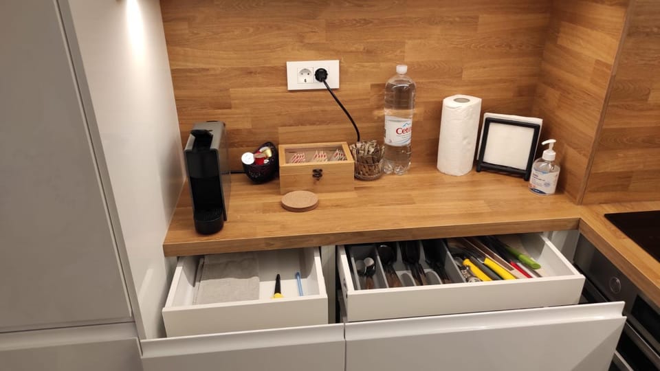 Coffee/tea facilities, Kitchen or kitchenette