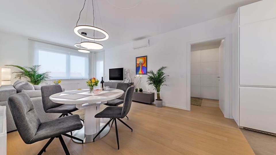 Living room, Seating area, Dining area