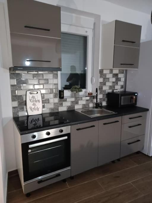 Petite suite with backyard. Apartment in İzmir Province