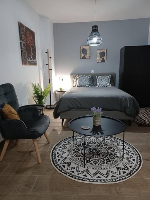 Petite suite with backyard. Apartment in İzmir Province
