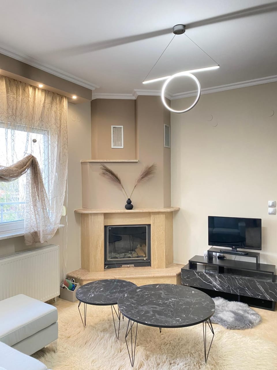 TV and multimedia, Living room, Seating area, flat iron