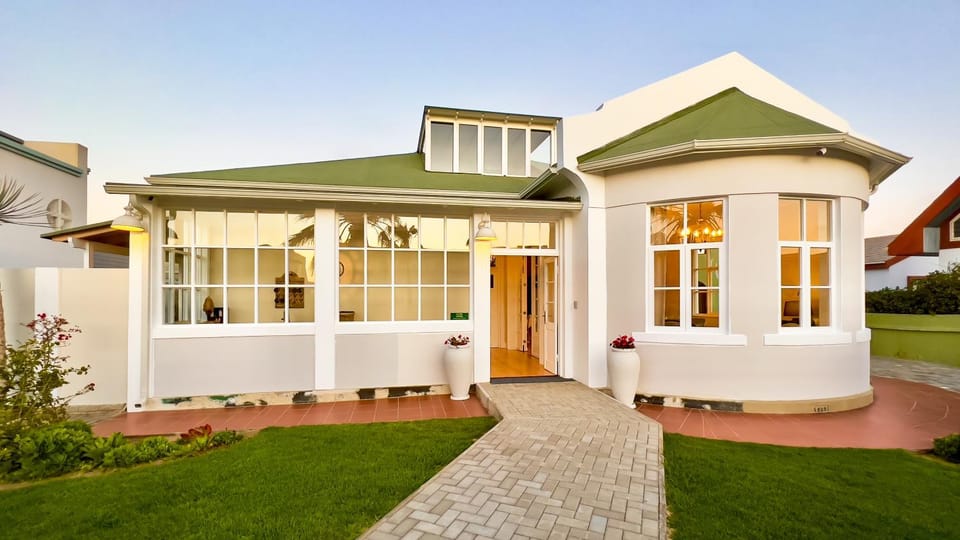 Property building, Facade/entrance