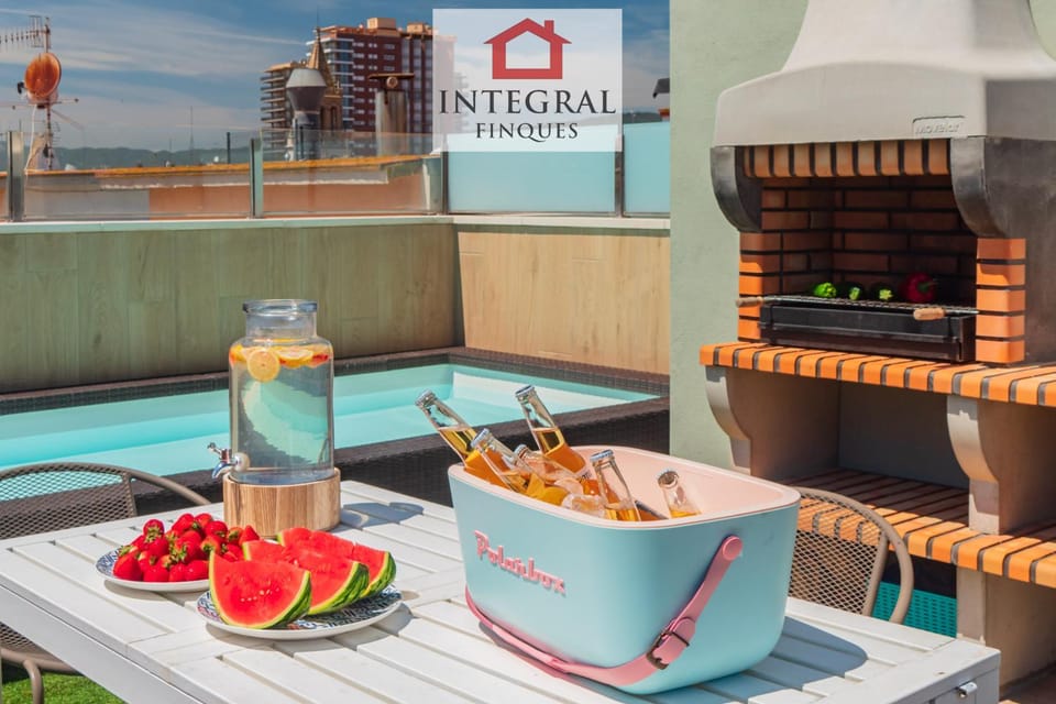 BBQ facilities, Balcony/Terrace, Sea view, Swimming pool