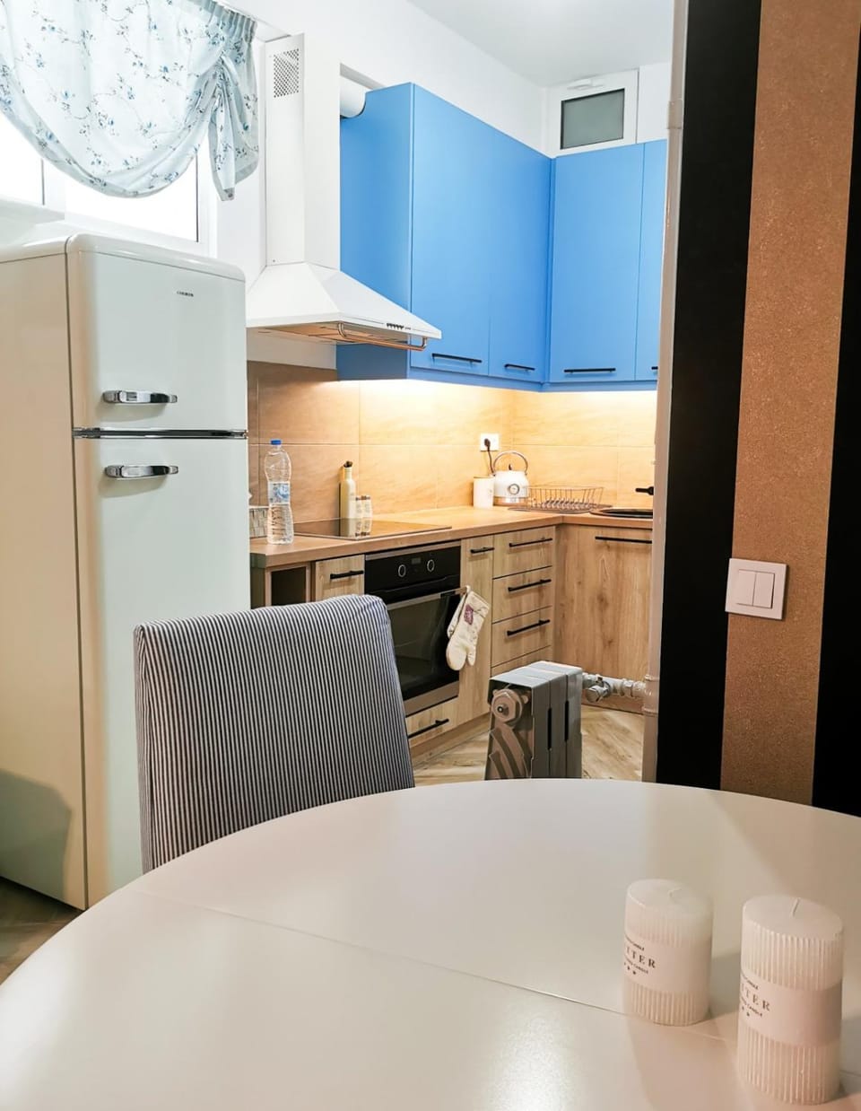 Kitchen or kitchenette, Dining area, pet friendly