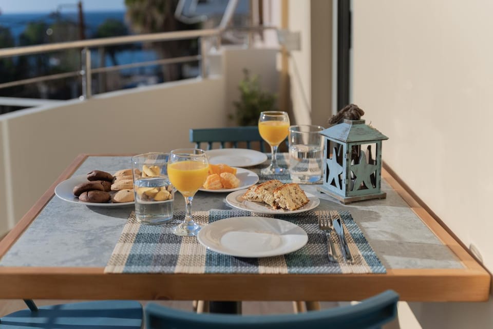 View (from property/room), Balcony/Terrace, Food and drinks, Food, Sea view, Breakfast, Continental breakfast, Drinks