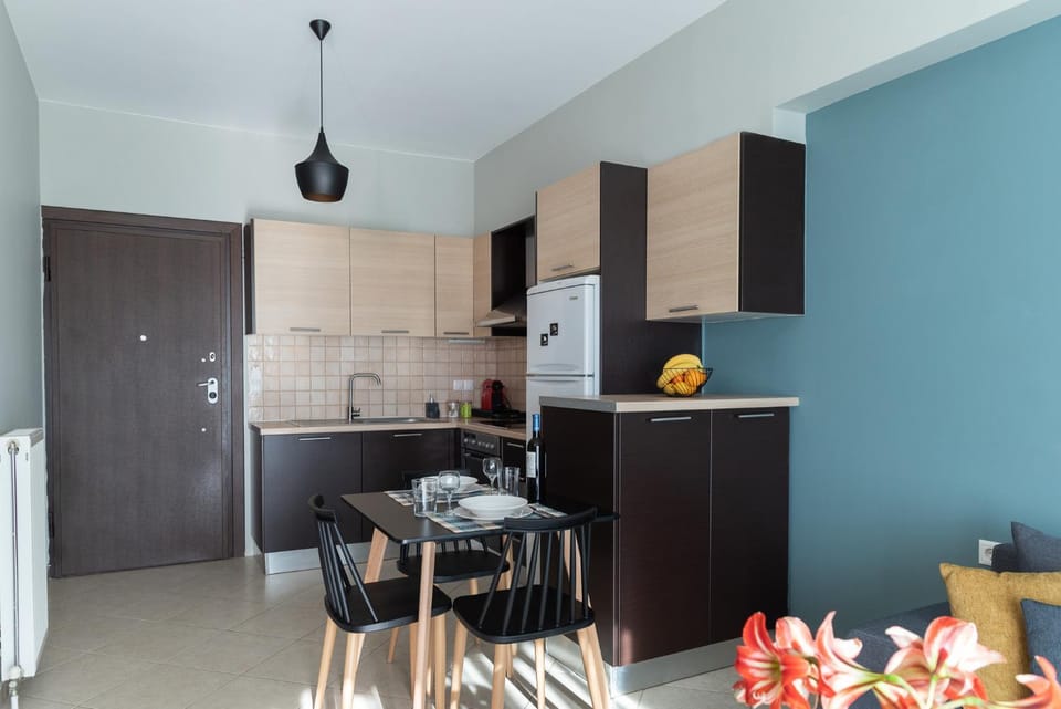 Kitchen or kitchenette, Dining area, pet friendly