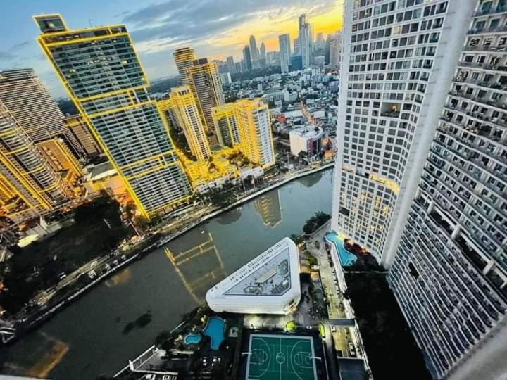 Property building, Day, Bird's eye view, City view, Pool view, River view, Swimming pool