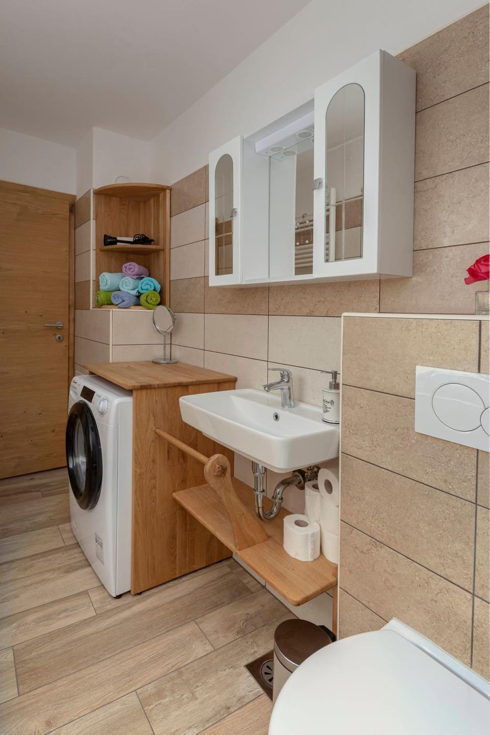 Bathroom, washing machine